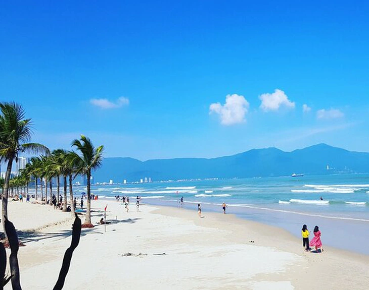 Biển Mỹ Khê - top 10 bãi biển đẹp nhất châu Á 2023 của Tripadvisor