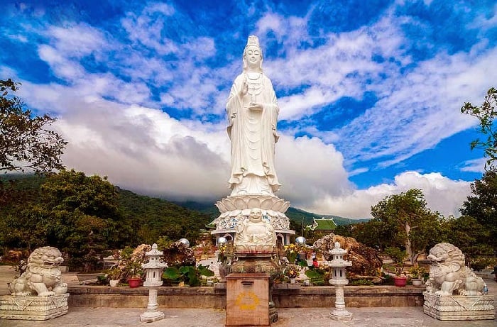 Chùa Linh Ứng Đà Nẵng là điểm du lịch tâm linh lý tưởng