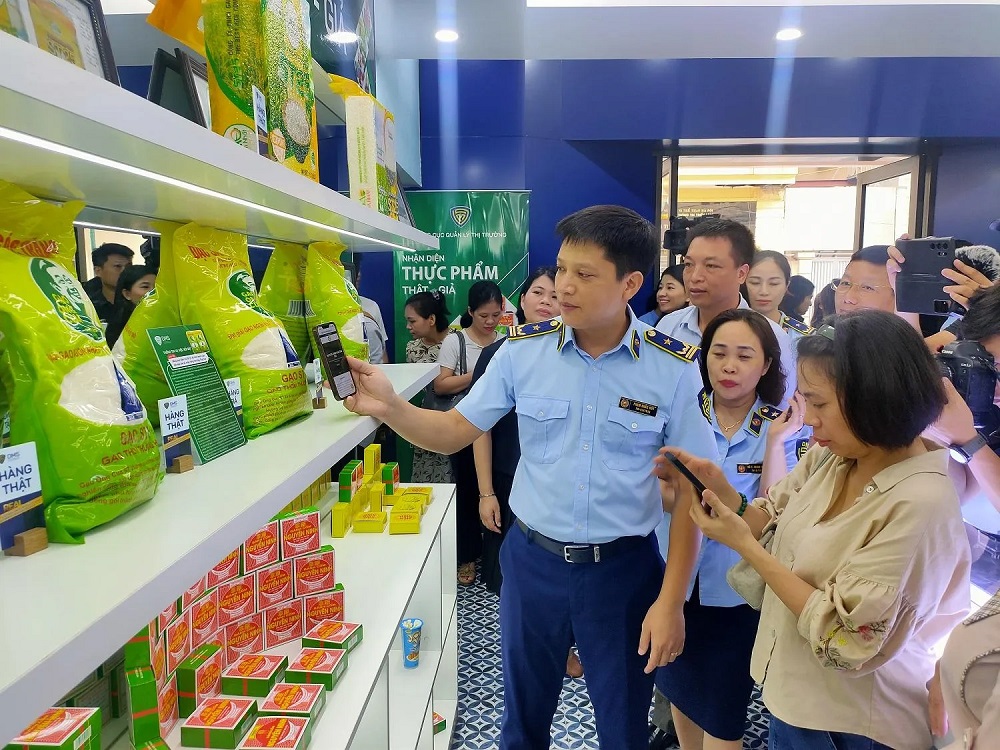 Việc công khai thông tin giúp người tiêu dùng dễ dàng nhận biết nguồn gốc sản phẩm, nâng cao khả năng lựa chọn hàng hóa an toàn, chất lượng