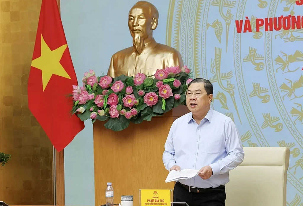 Phó Thủ tướng Thường trực đề nghị tập trung đánh giá công tác chống buôn lậu, gian lận thương mại và hàng giả 6 tháng đầu năm 2026. Ảnh VGP, Phương Nguyên.